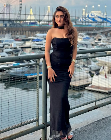 Alara Summer Set of Top And Skirt With Scarf In Black